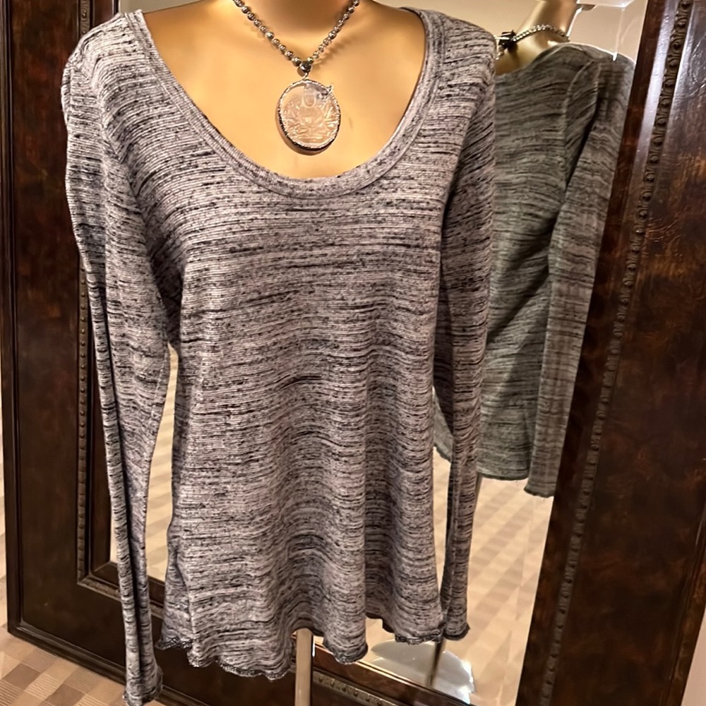 Michael, Lauren size medium, gray, long sleeve T-shirt